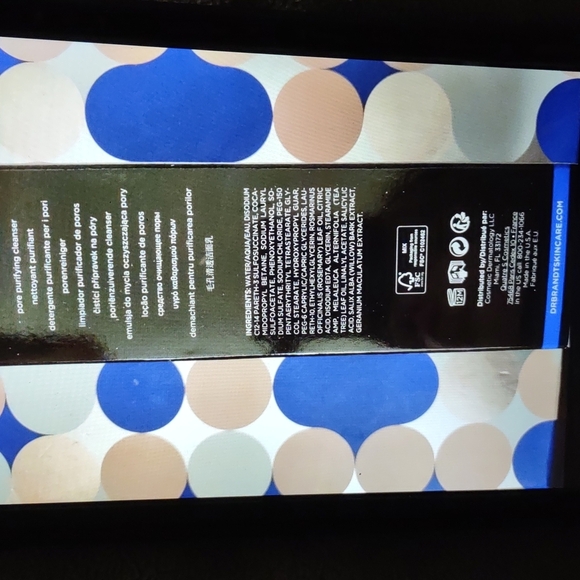 NEW dr. brandt® pores no more® Pore Purifying Cleanser - Picture 3 of 8